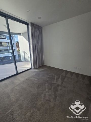 Stylish & Spacious 2-Bedroom Apartment Steps from the Brisbane River! - Photo 2