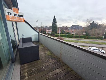 Appartement met terras en autostaanplaats op de tweede verdieping in Lokeren - Photo 2