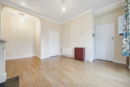 Price £650 pcm - Available Now - Unfurnished - Photo 3