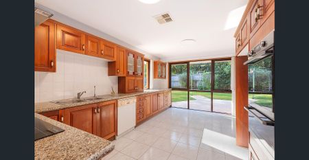 Neat home in a lovely & quiet location - Photo 3