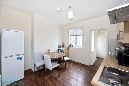 3 bedroom apartment to rent - Photo 4