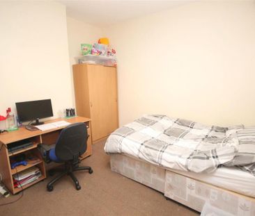 6 bedroom semi-detached house to rent - Photo 4