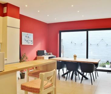 Instapklare ruime gerenoveerde woning met groot zonneterras en koer - Photo 3