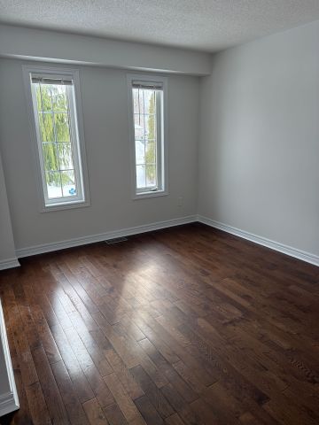 For Lease - 12 Woodfern Court, Barrie, Ontario - Photo 5