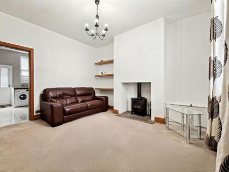 2 bedroom terraced house to rent - Photo 3