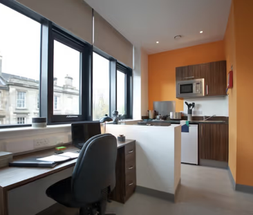 1 bedroom in a flat share to rent - Photo 6