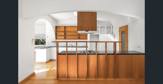 Charming 3 Bed Family Home on Spacious Block in Sought After Cheltenham - Photo 1