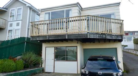 Location - Location - Photo 5