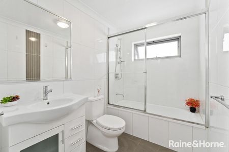 Spacious & Modern Unit - Photo 4
