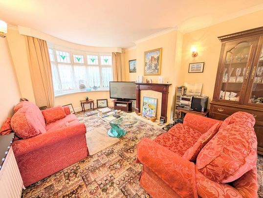 1 bedroom in a house share to rent - Photo 1