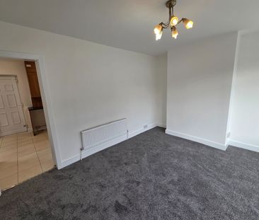 3 Bed Semi-Detached House, Hacking St, M7 - Photo 1