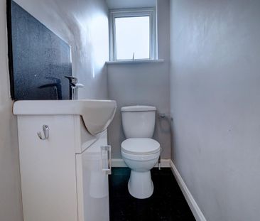 4 bedroom detached house to rent - Photo 1