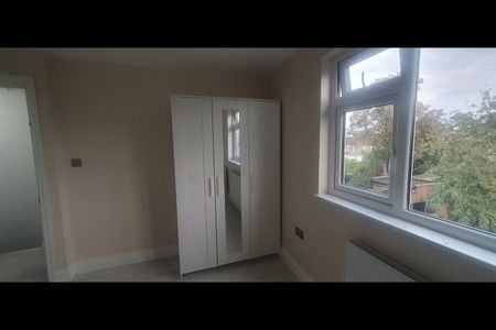 Room in a Shared House, Auckland Road, IG1 - Photo 2