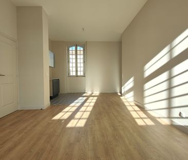 Magnifique T3 entièrement rénové avec ascenseur - Photo 2