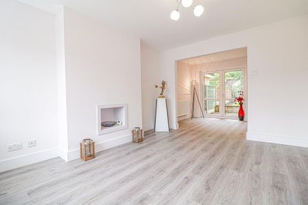 3 bedroom semi-detached house to rent - Photo 5