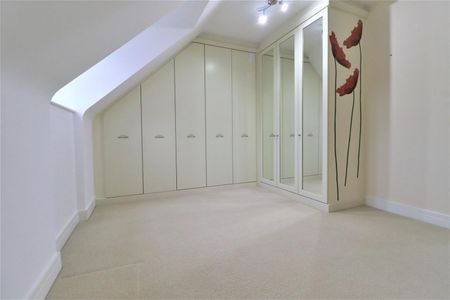 5 BED Detached house To rent - Photo 2