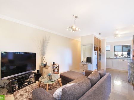 10/2 Wilson Street, WOLLONGONG NSW 2500 - Photo 3