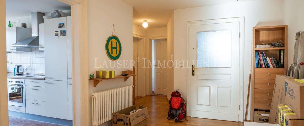 Großzügige Drei-Zimmer-DG-Wohnung in der Nähe des Feuersees - Photo 1