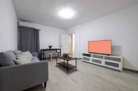 Calle de Salasierra, Madrid, Community of Madrid 28026 - Photo 2