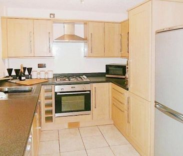 2 bedroom semi-detached house to rent - Photo 2