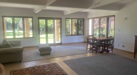 2 Bedroom Hidden Gem - Photo 2