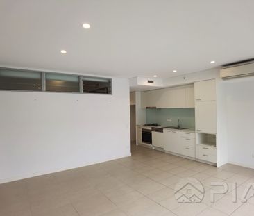 Modern 1-Bedroom Apartment – Canterbury’s Best Location! - Photo 5