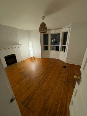 For Lease - 1057 Davenport Road Unit# Upper, Toronto, Ontario - Photo 1