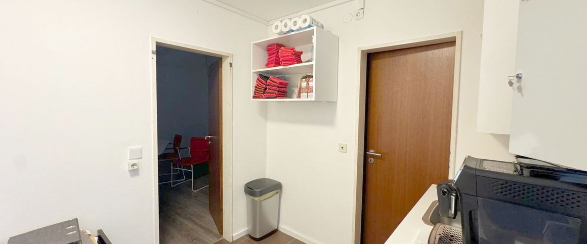 Helle Wohnung auf zwei Ebenen mit eigenem Keller und Außenstellplatz - Foto 1