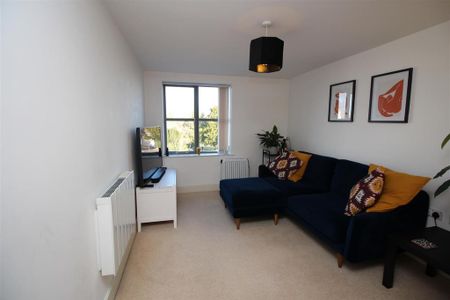 2 bedroom flat to rent - Photo 4