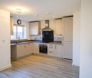 3 bedroom semi-detached house to rent - Photo 5