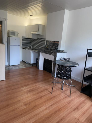 Location Appartement 1 pièce 28m² CASTELNAUDARY 11400 - Photo 2