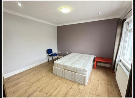 1 bedroom in a house share to rent - Photo 4