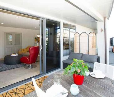 Residential property built in 2003 with 1 bedroom, - Photo 5