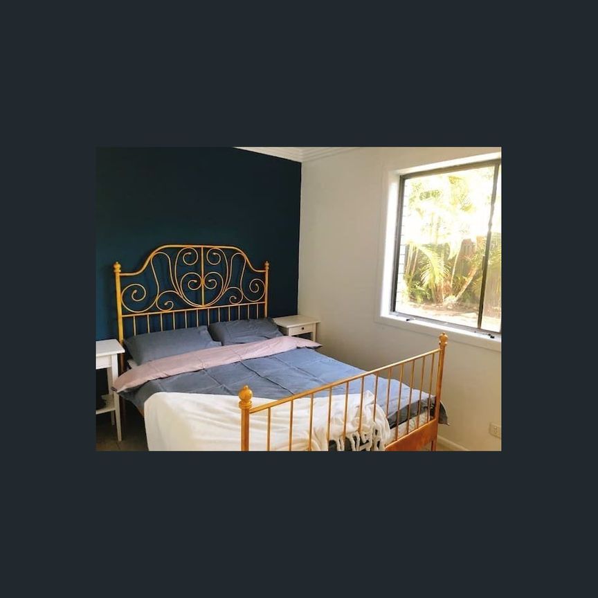 Furnished Beachside 2 Bedroom unit located only 150 metres to the beach. - Photo 1