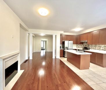 For Lease - 25 Paper Mills Crescent, Richmond Hill, Ontario - Photo 4