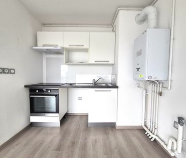 Location Appartement 2 pièces 45m² WAMBRECHIES 59118 - Photo 3