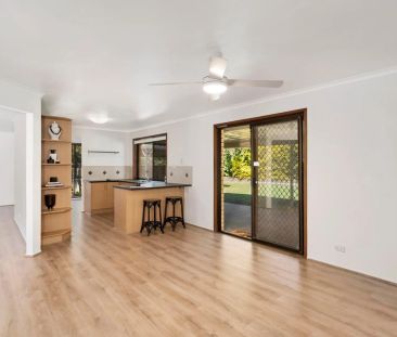 Charming Suburban Family Home: Perfect Blend of Tranquillity and Co... - Photo 6