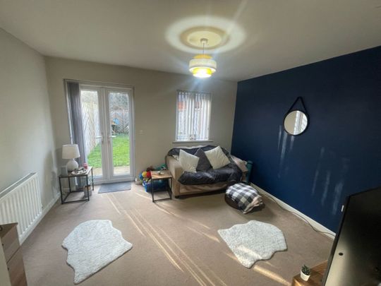 2 bed Town House - To Let - Photo 1
