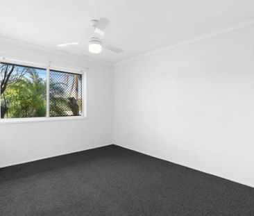 NEWLY RENOVATED 2 BEDROOM 1 BATHROOM UNIT IN PRIME EAGLEBY LOCATION - Photo 3