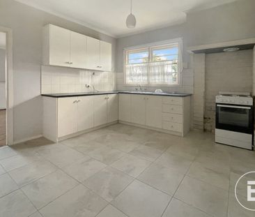 SPACIOUS FAMILY HOME WITH PLENTY OF BACKYARD SPACE - Photo 3