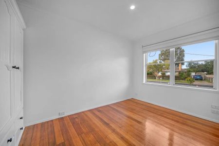 “Located in the heart of Werribee” - Photo 4