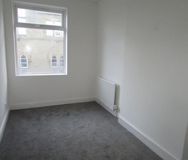 3 bedroom end of terrace house to rent - Photo 6
