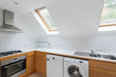 Chartwood Place, Dorking, RH4 - Photo 2