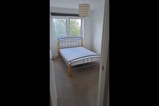 Room in a Shared Flat, North House, SE8 - Photo 1