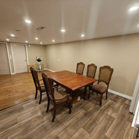 Convenient 2 Bedroom 2 Bathroom Walkout Basement in NW Thorncliffe - Photo 3