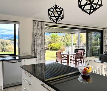 Stunning alpine surroundings - Photo 5