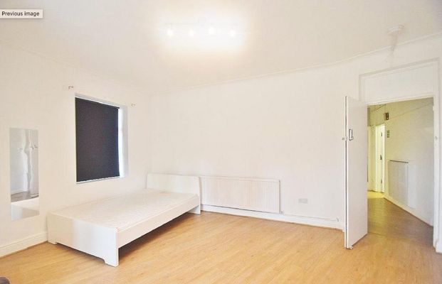 4 bedroom flat to rent - Photo 1