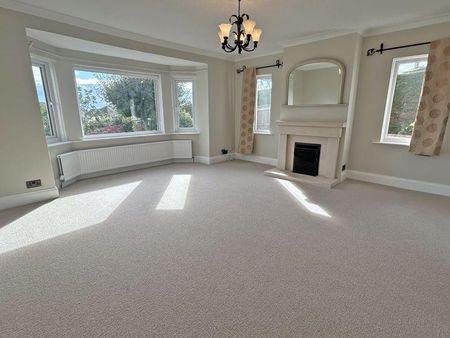 5 bedroom detached house to rent - Photo 2