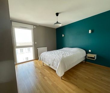 Location Appartement 3 pièces 73m² LA ROCHELLE 17000 - Photo 3