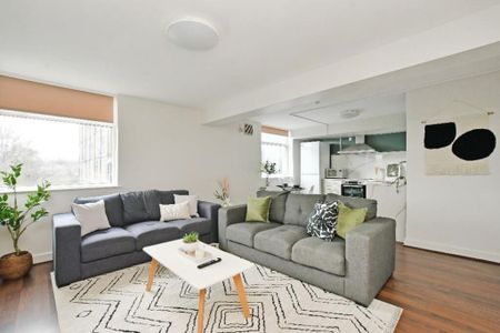 4 bedroom apartment to rent - Photo 3